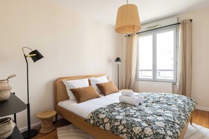 Apartment | 2 bedrooms, iron/ironing board, bed sheets