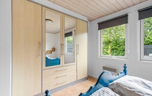 3 bedrooms, travel cot, free WiFi