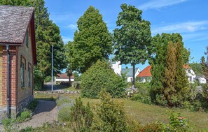 المنطقة المحيطة بالمنشأة