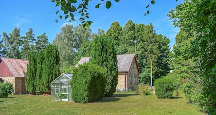 Nice home in Gärds Köpinge