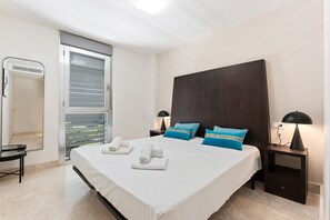 2 bedrooms, iron/ironing board, free WiFi