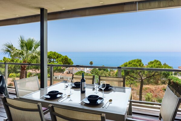 Outdoor dining - Punta Paloma 2451 Mediterranean-View (Manilva)