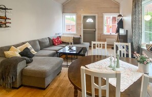TV - Cozy home in Kalmar with WiFi (kalmar)