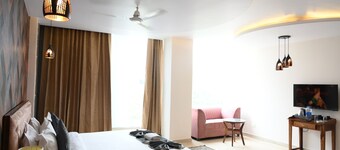 Hotel Royal Retreat - Business & Leisure Hotel