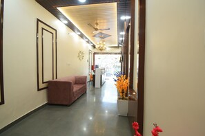 Interior - Hotel Royal Retreat - Business & Leisure Hotel (Jaipur)