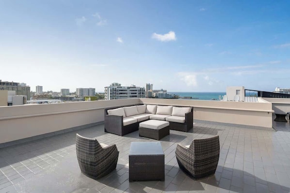 Terrace/patio - Near La Placita | Free Parking | TV With Netflix (San Juan)