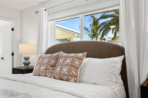 4 bedrooms, desk, iron/ironing board, free WiFi