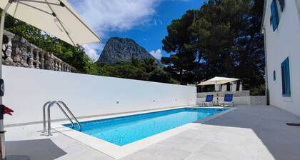 Apartments with pool Zaostrog Makarska