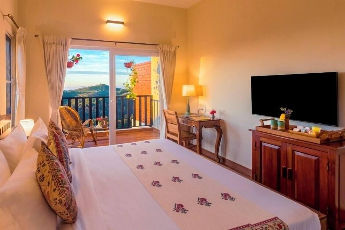 In-room safe, iron/ironing board, WiFi (free)