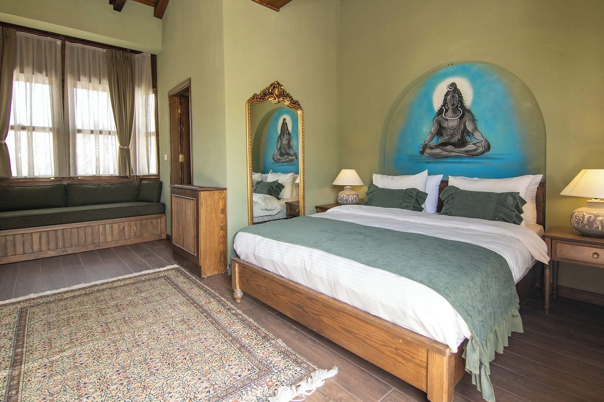 Standard Double Room | Peti besi dalam bilik, dihias secara berasingan
