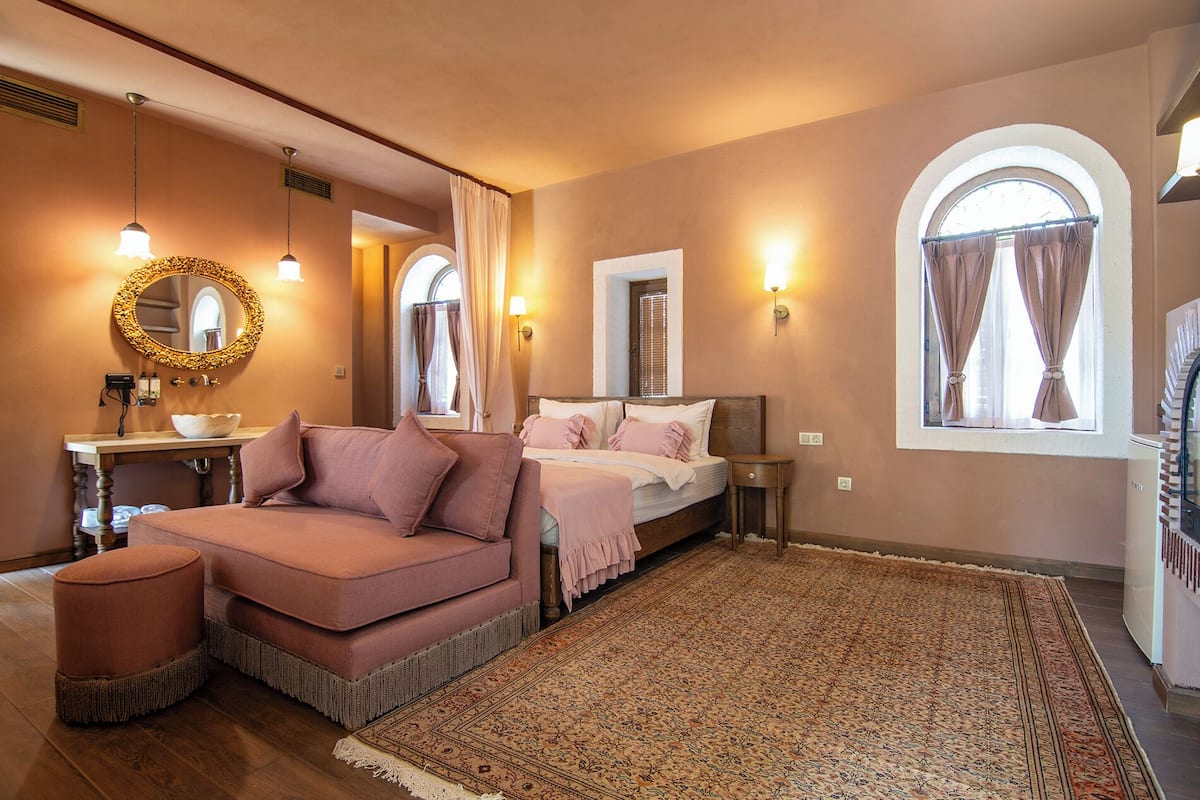 Deluxe Double Room | In-room safe, individually decorated, individually furnished