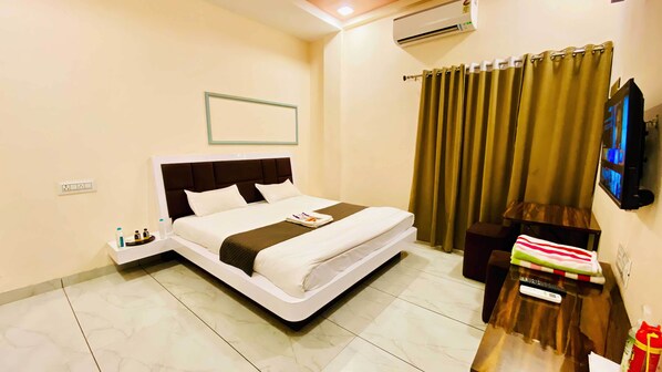 Bureau, espace de travail pour ordinateur portable, Wi-Fi gratuit