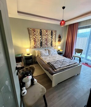 2 habitaciones, tabla de planchar con plancha, wifi y ropa de cama 
