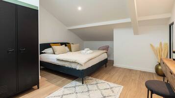 Apartment | 2 bedrooms, iron/ironing board, bed sheets
