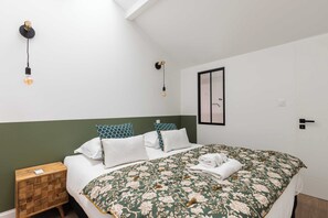 Apartment | 2 bedrooms, iron/ironing board, bed sheets