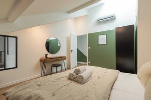 Apartment | 2 bedrooms, iron/ironing board, bed sheets