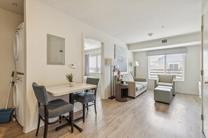Interior - Simplicity At the Rim 1403 I Comfy 1 Bed 1 Bath (San Antonio)
