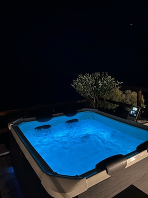 Bain à remous extérieur