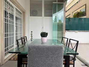 Outdoor dining - Rome Eur Apartment- da Gigi (Roma)