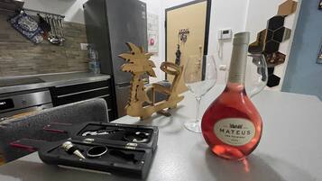 KĂŒhlschrank, Ofen, Herdplatte, GeschirrspĂŒler