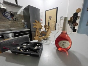 Fridge, oven, stovetop, dishwasher - Rome Eur Apartment- da Gigi (Roma)