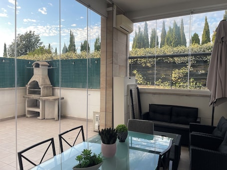 Outdoor dining. Rome Eur Apartment- da Gigi