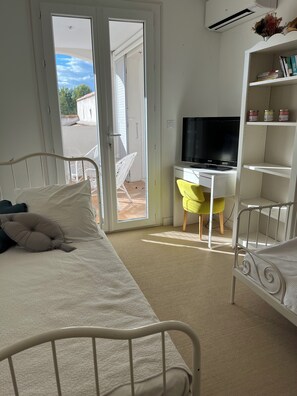 4 Schlafzimmer, Bügeleisen/Bügelbrett, WLAN, Bettwäsche