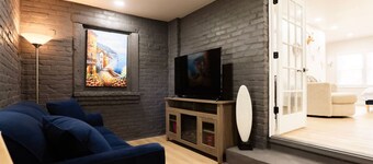 King Comfort | Bright & Modern 1BR Stay in Dunlap