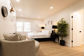 1 bedroom, desk, iron/ironing board, WiFi