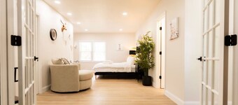 King Comfort | Bright & Modern 1BR Stay in Dunlap