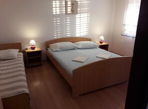 Apartamento (Two Bedroom Apartment with Terrace) | 4 quartos