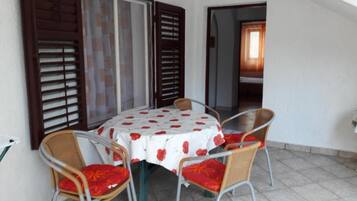 Apartment (Two Bedroom Apartment (ground floor)) | 4 bedrooms