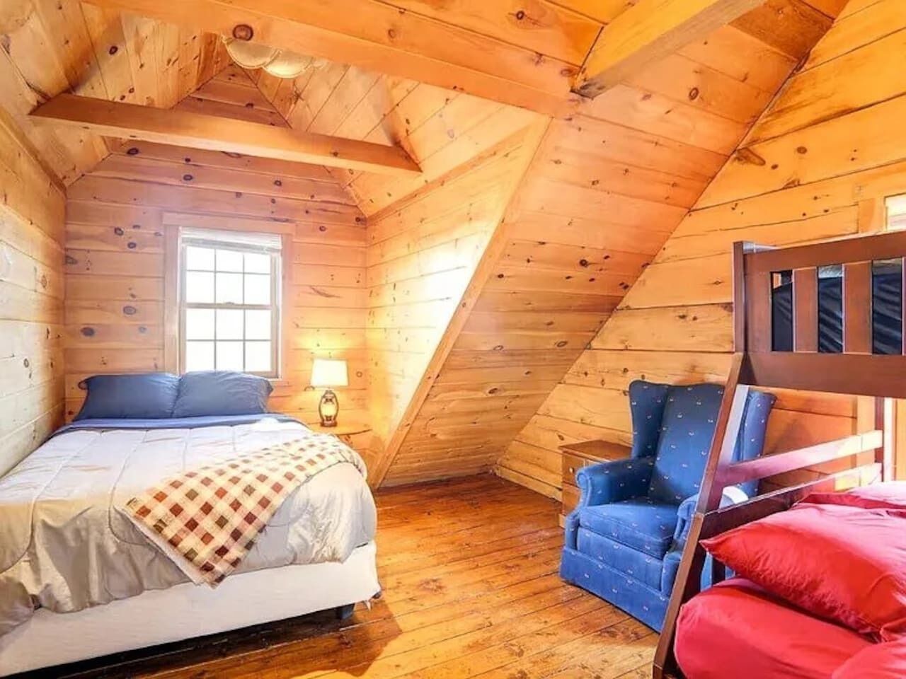 4 chambres, bureau, Wi-Fi gratuit, draps fournis