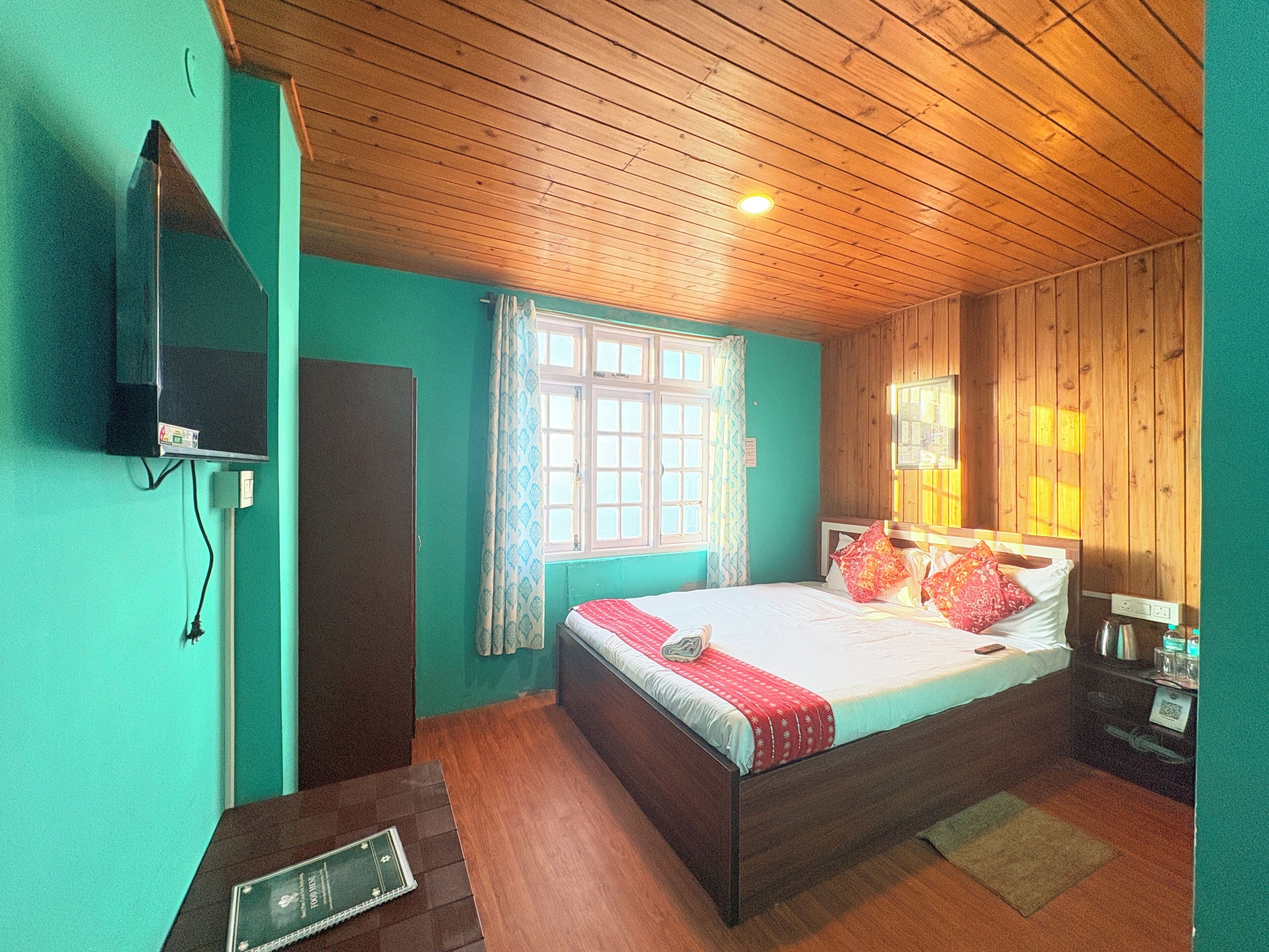 Deluxe Double or Twin Room | Meja, Wi-fi percuma 