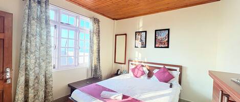 Premium Room | Desk, WiFi (free)