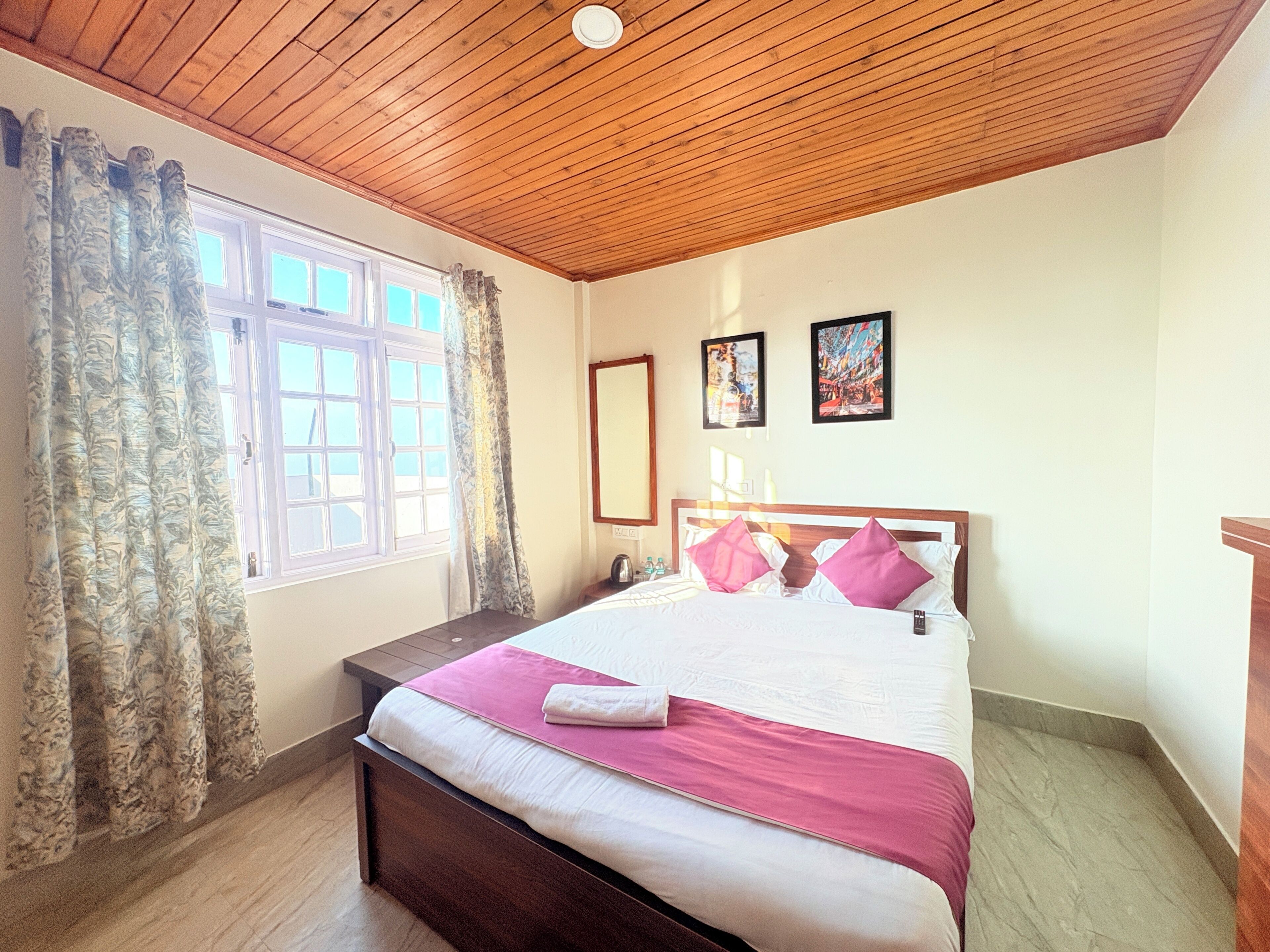 Premium Room | Meja, Wi-fi percuma 