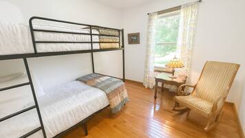 4 bedrooms, free WiFi, wheelchair access
