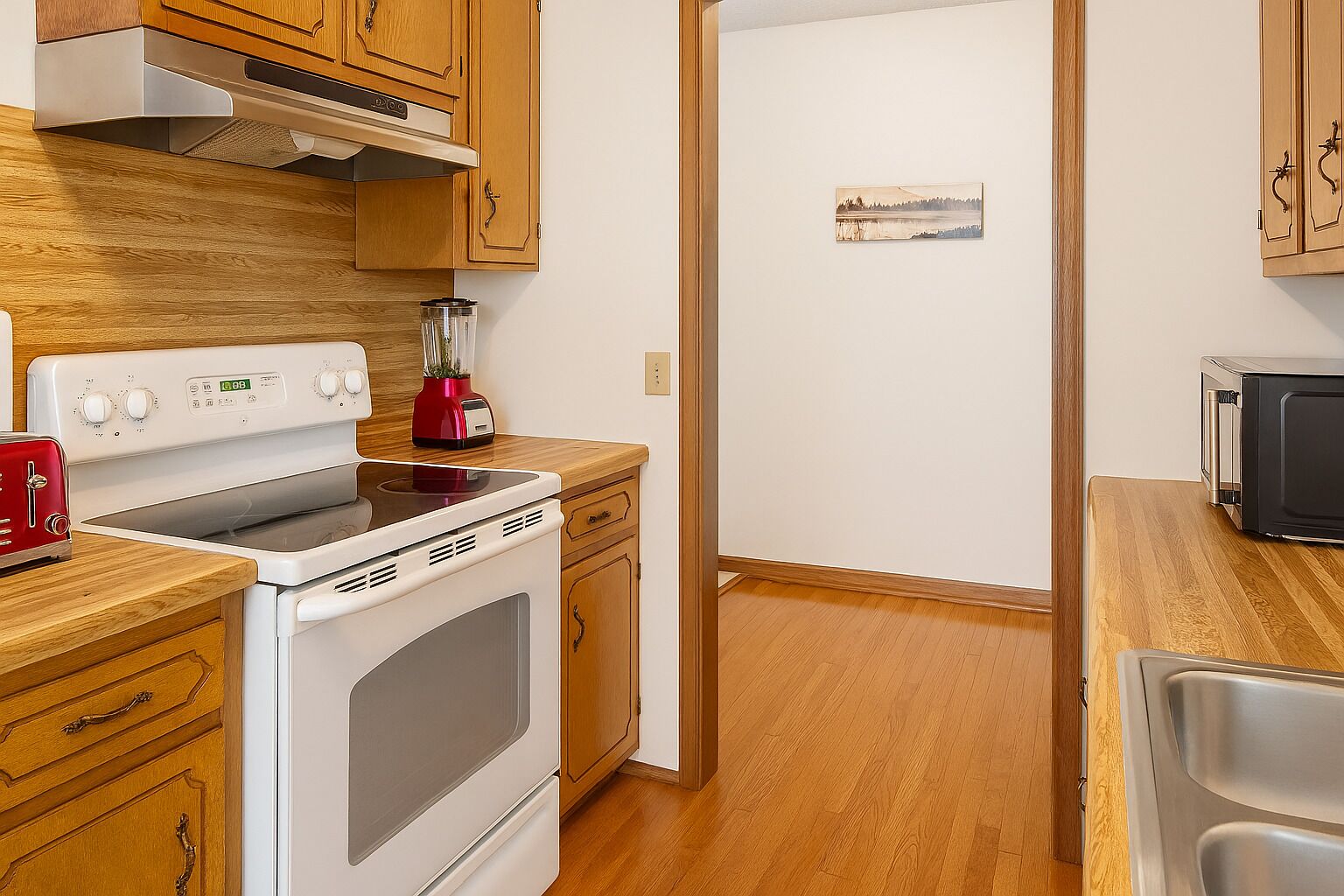 冰箱、微波炉、烤箱、炉灶