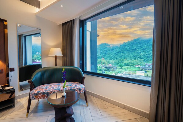 Egyptian cotton sheets, premium bedding, down comforters, pillowtop beds