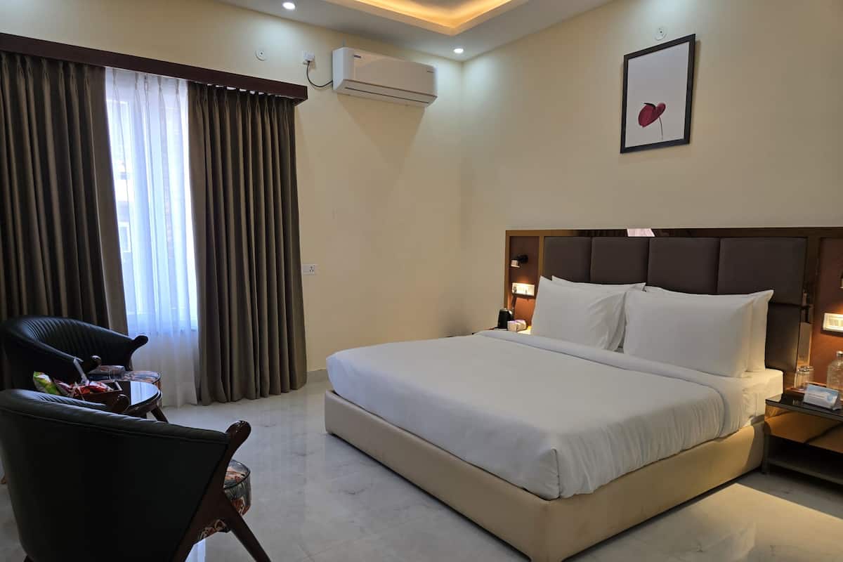 Egyptian cotton sheets, premium bedding, down duvets, pillow-top beds