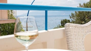 Habitación familiar, balcón, vista a la playa | Áreas de la propiedad