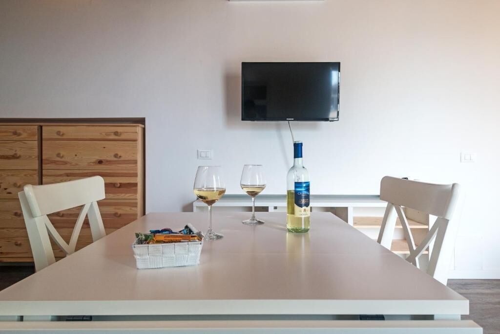 Junior Suite, Beach View | Dining
