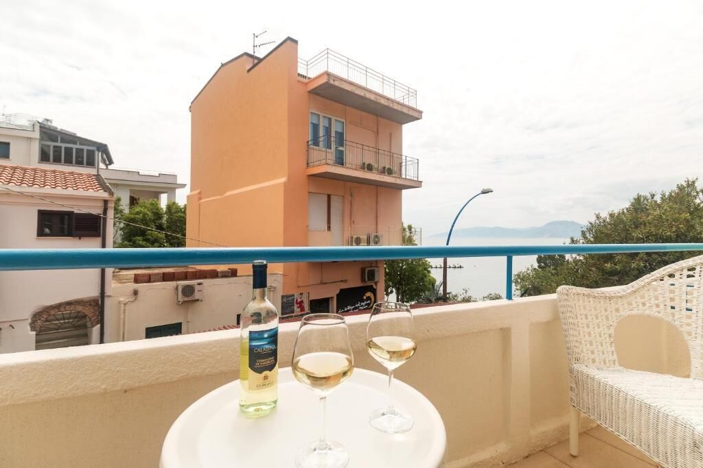 Habitación familiar, balcón, vista a la playa | Áreas de la propiedad