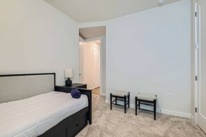 4 bedrooms, iron/ironing board, free WiFi, bed sheets