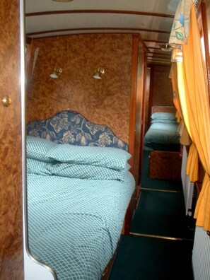 3 bedrooms, bed sheets