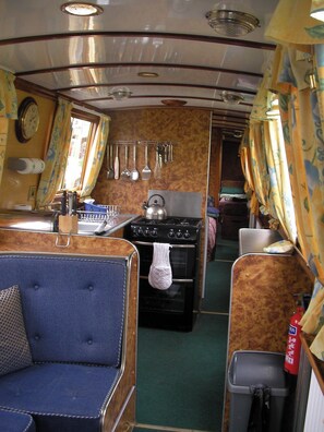 Fridge, oven - Stone - Boat - Sleeps 6 - Pet Friendly - 85ws (Stone)