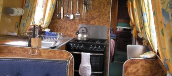Stone - Boat - Sleeps 6 - Pet Friendly - 85ws