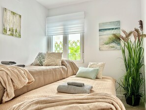 2 bedrooms, iron/ironing board, WiFi, bed sheets