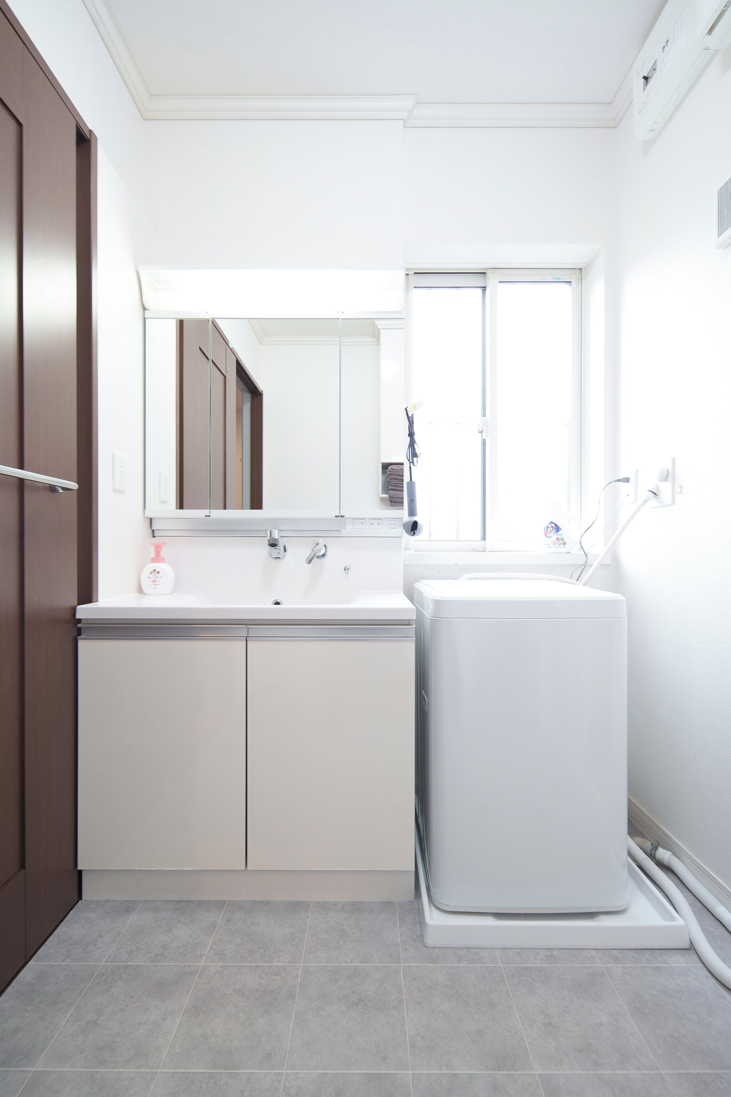 Hair dryer, bidet, towels, soap