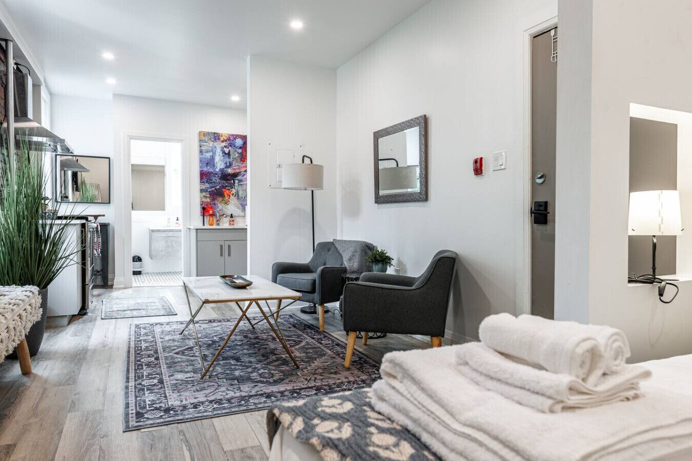 1 dormitorio, escritorio, tabla de planchar con plancha y wifi gratis